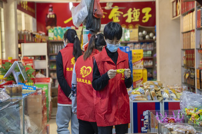 花桥镇红光村 “七色花”严把食品安全关 守护群众舌尖上的安全